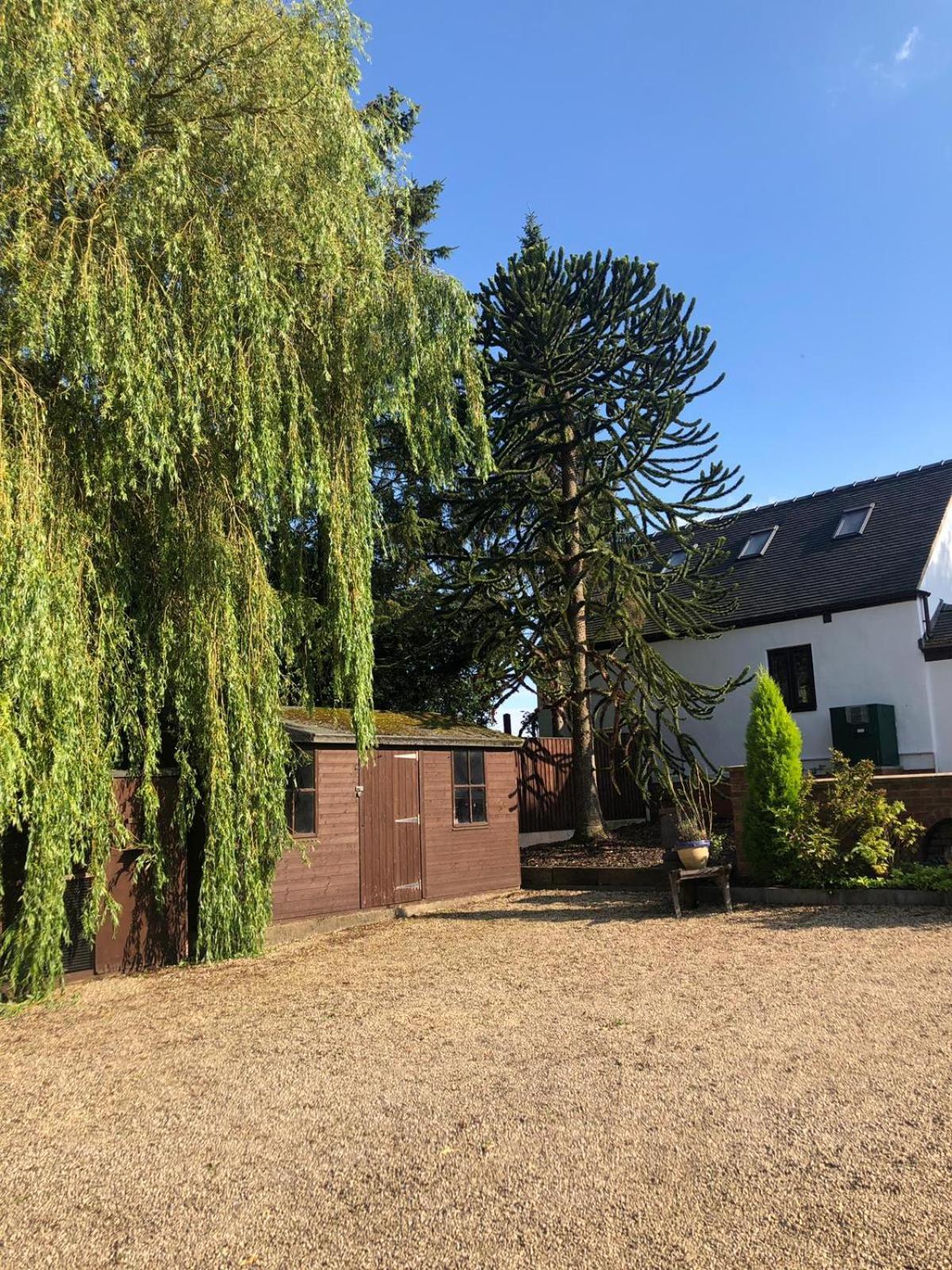 The Willow Denstone ภายนอก รูปภาพ